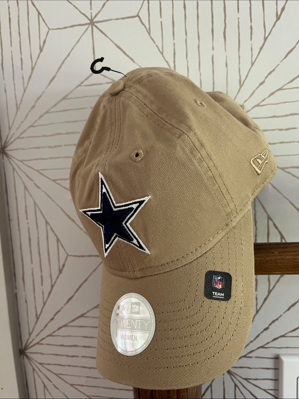 NWT Aritzia New Era Tan Dallas Cowboys Star Adjustable Cap